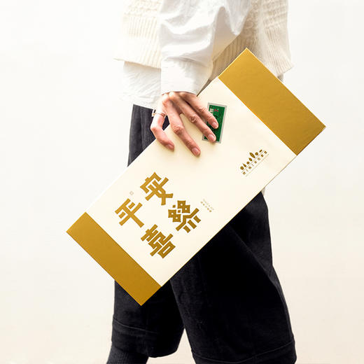 平安喜乐【七星高照】小花瓶 七大名木，匠艺 典型的花瓶器型特征，并结合当下审美设计再创作的系列摆件 商品图2