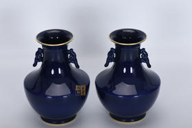 祭蓝描金双耳尊
