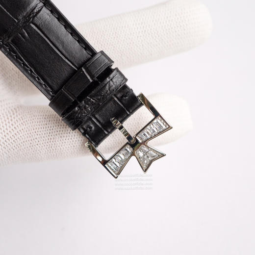 奢华精品 江诗丹顿传袭系列 满钻 搭载纯进口9015零返修精准机芯.直径40mm 厚度9.0mm 耗时一年突破传统爪镶工艺使之效果体现，高级钟表与顶级珠宝的完美融合 商品图8