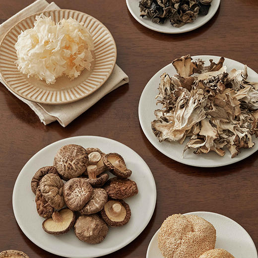 杞冠严选 | 丽水有机菌宴礼盒 五盒山珍 来自大自然的馈赠 有机猴头菇 有机灰树花 有机黑木耳 有机银耳 有机香菇 商品图4