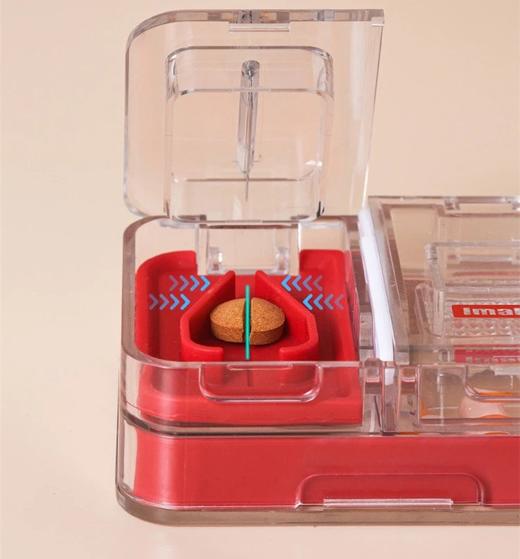 【日本IMAKARA便携式药盒】方型切药盒1个（切药+磨药+4格存药）干净卫生、密封效果、好携带非常方便！可以自由打开关闭，避免药品混淆。盒子边缘有密封的橡胶，防潮效果非常好。体积小，方便随身携带 商品图2