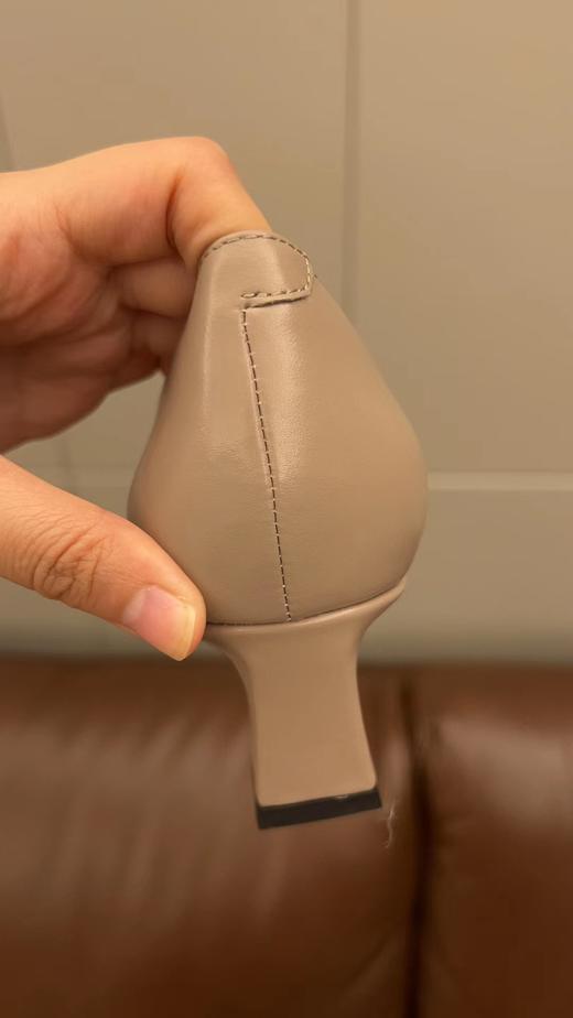 马蹄跟方扣鞋 商品图1