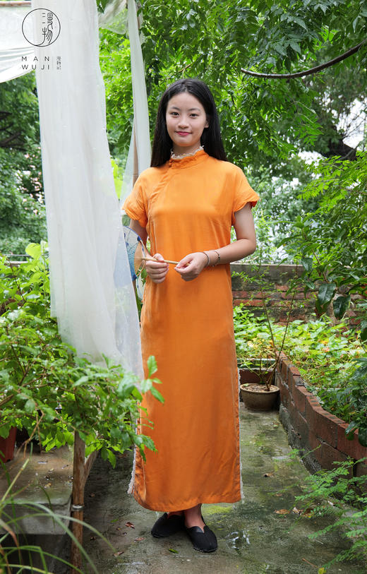 漫物记铜氨丝连肩旗袍 商品图1