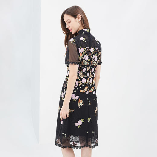 PG85E斯尔丽斯尔丽瑟俪2021年夏季上新 优雅蝴蝶定位绣合体蕾丝裙 商品图1