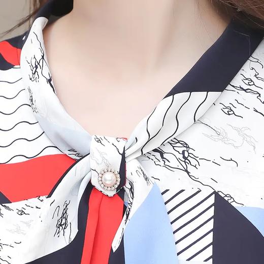 QYM-OMS-XLA121-L新款时尚气质修身V领短袖印花拼接假两件连衣裙 商品图6