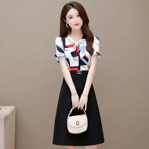 QYM-OMS-XLA121-L新款时尚气质修身V领短袖印花拼接假两件连衣裙 商品图1