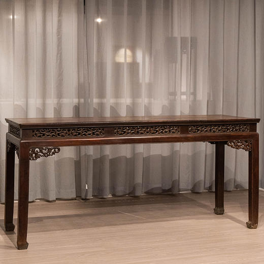 清中期 红木独板高束腰透雕螭龙纹条桌 商品图4