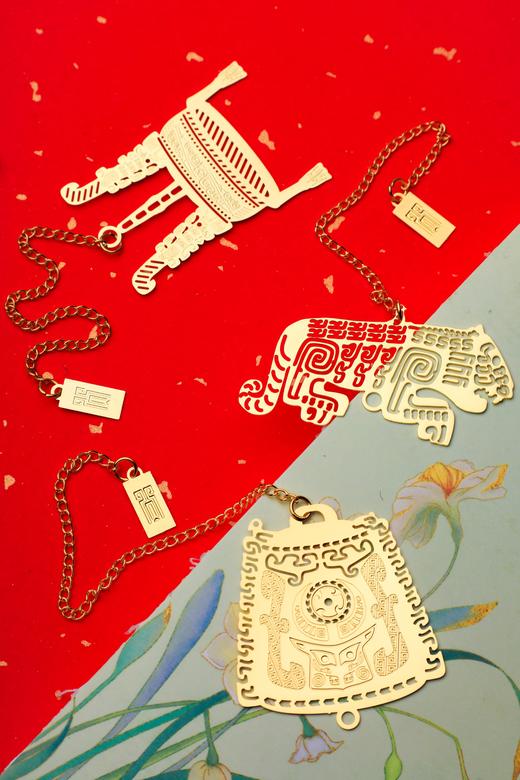 青铜器吊链书签 商品图4