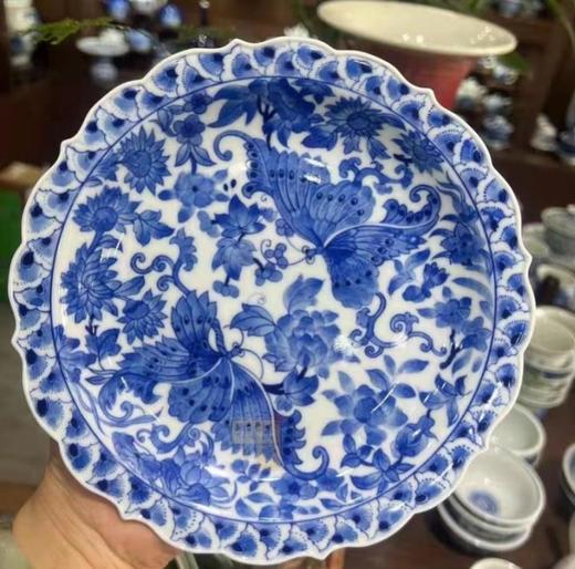 柴窑青花蝶恋花葵口赏盘 商品图0