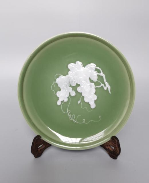 绿釉堆白葡萄盘 商品图0