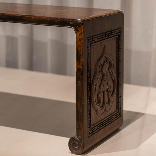 清 红木云纹板足书卷式炕几 商品图3