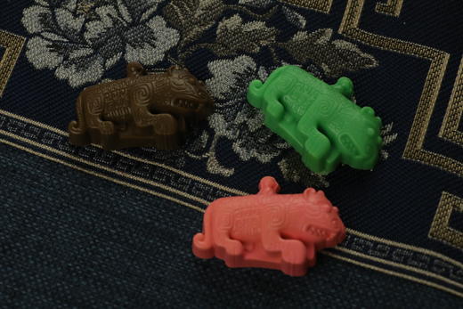 青铜伏鸟双尾虎文物橡皮擦 商品图5