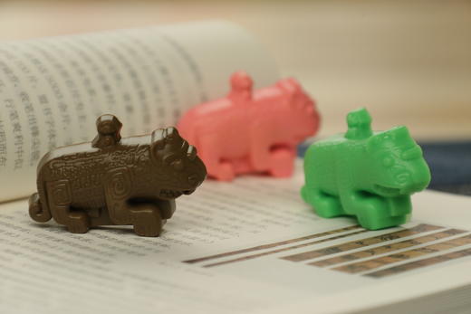 青铜伏鸟双尾虎文物橡皮擦 商品图4