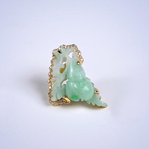 清代翡翠瓜果不对称耳钉 商品图1