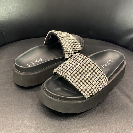 LFGJ 3014    性感水钻厚底外穿休闲一字女凉拖鞋 商品图3