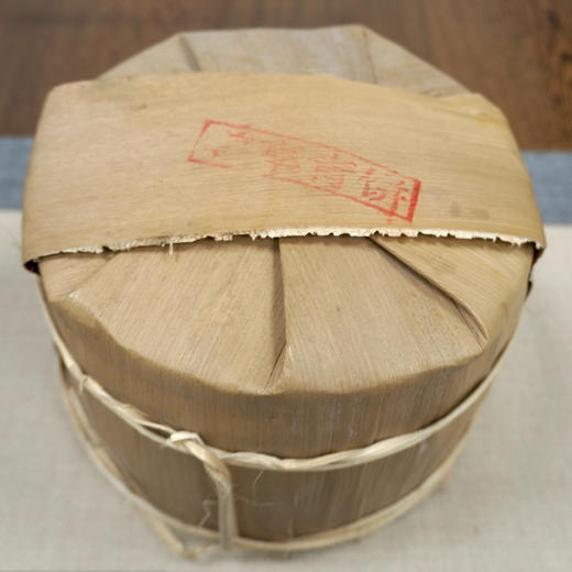 【经典福今】2010年福今尊享青饼正春茶 高品质老福今 干仓真品好回甘 高性价比好生茶 商品图3