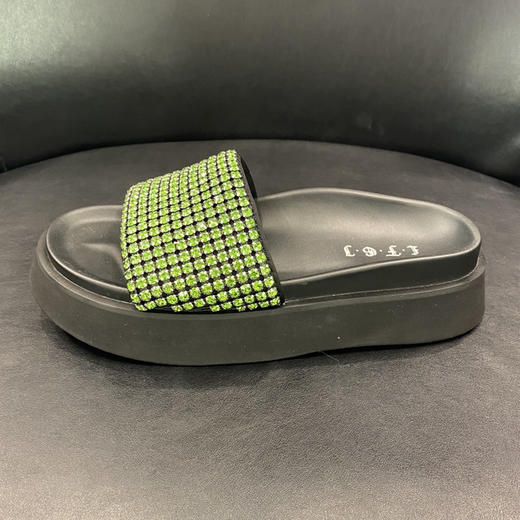 LFGJ 3014    性感水钻厚底外穿休闲一字女凉拖鞋 商品图1