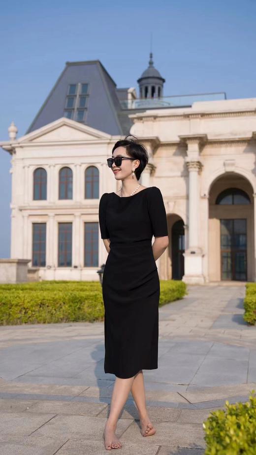 QG9329#捏褶一字领V型露背温柔风收腰连衣裙 商品图0