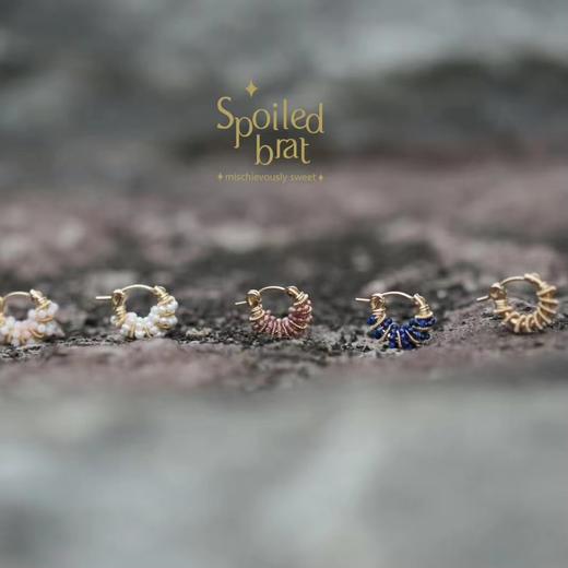 SpoiledBrat Jewelry金色螺旋耳圈系列 | 石榴石款 商品图4