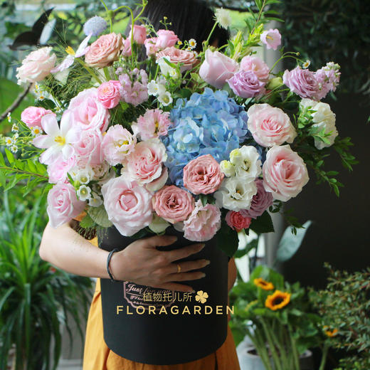 【佳人如梦】鲜花抱抱桶 似童话般梦幻 商品图1