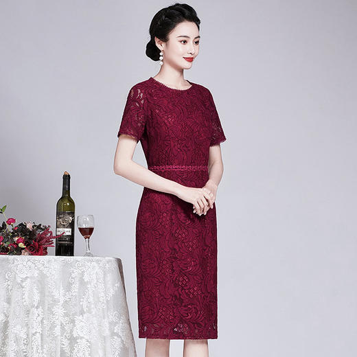ZY-Q5686夏季新款优雅气质显瘦连衣裙酒红色蕾丝女裙现货 商品图2
