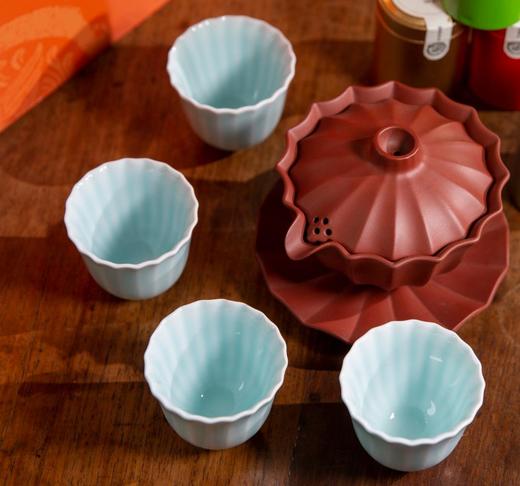 紫气东来·菱花盖碗紫砂青瓷茶具套礼 商品图1