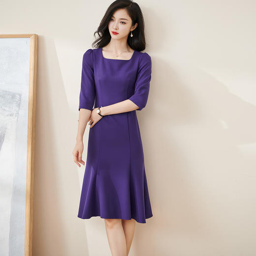剩S 米思阳2025春季新款气质优雅纯色连衣裙修身显瘦方领大摆裙2100 商品图1