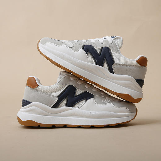 「舒适日常穿搭」韩版厚底跑步运动鞋 女学生日常休闲老爹鞋 商品图0