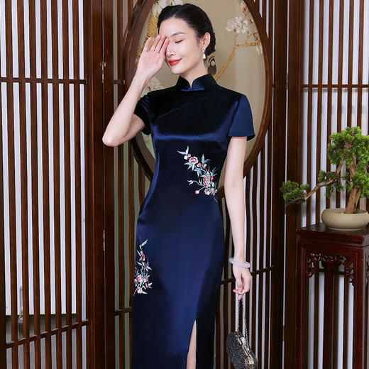 LHS-2012新款重工刺绣 中式旗袍连衣裙 大码改良旗袍礼服中长款旗袍春夏季 商品图3