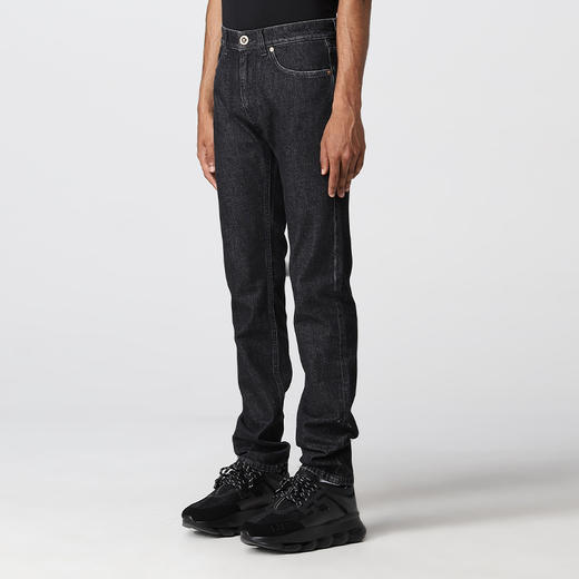 VERSACE 范思哲 男士棉质刺绣美杜莎修身牛仔裤 黑色 1006078 1A04334 1D040 商品图1