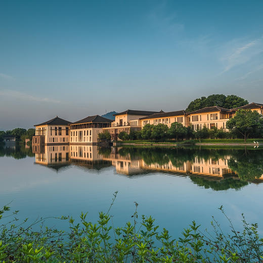 3天2晚【杭州富春山居高尔夫度假村】6月周末不加价，部分五一/端午可用！支持拆分2间1晚入住，含龙井小罐茶欢迎礼、桑拿房体验、骑行、山居导览等休闲活动，赏大美湖景~ 商品图5