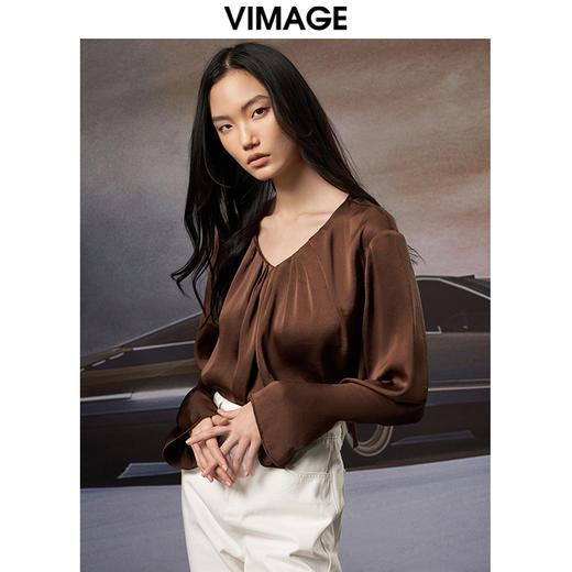 VIMAGE纬漫纪秋季新款时尚喇叭袖口雪纺面料短款V领小上衣女V1813406 商品图2