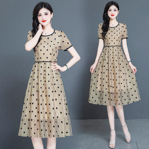 WEZM-BJC123  贵夫人高档时尚气质波点连衣裙女2022夏季新款修身短袖时尚打底裙 商品图1