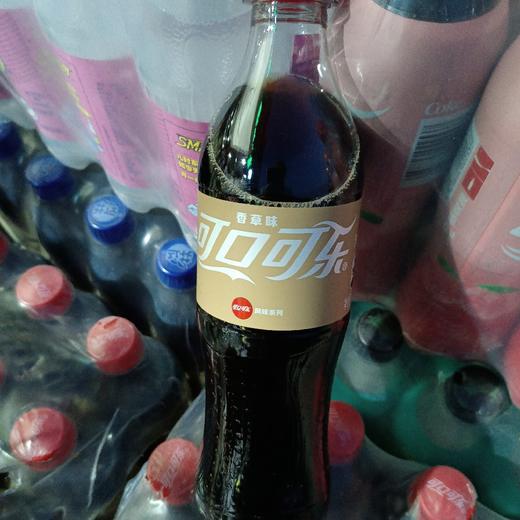可口可乐香草味汽水500ml 商品图0