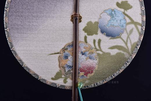 【月朦胧】花卉正绢团扇1-ZX2207055（不含扇架） 商品图6