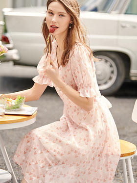OLrain法式高级穿搭粉色短袖连衣裙女夏季2022新款气质显瘦爱心裙
