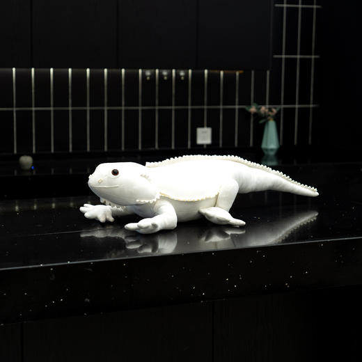AWHITE 蜥蜴 毛绒玩偶具品类艺术衍生潮牌公仔摆件 商品图5