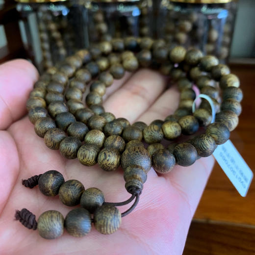 【暑假. 狂欢】7mm*108颗海南莺歌绿琪楠9分沉沉香手串 16.35克 商品图5