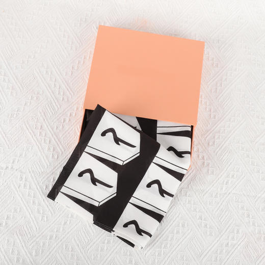 80支棉印花小方巾（Keith Haring街头绘画艺术作品） 上 商品图3