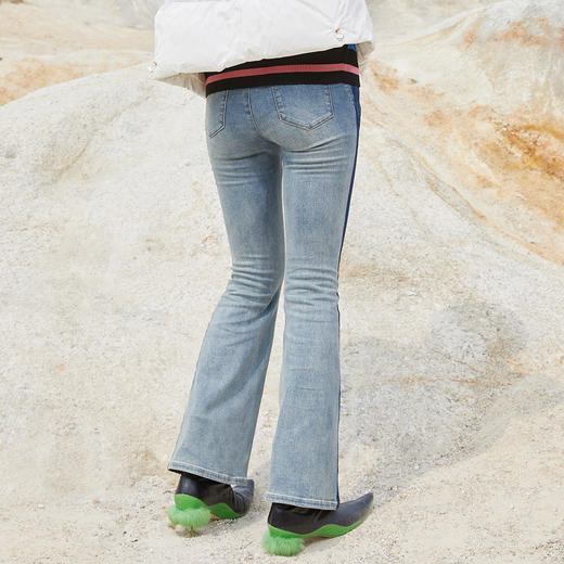 谜底2022秋新品复古简约紧身喇叭牛仔裤女227MK6121 商品图2