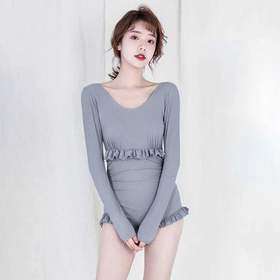 泳衣女连体长袖专业泳装新款荷叶边显瘦修身保守性感美背度假