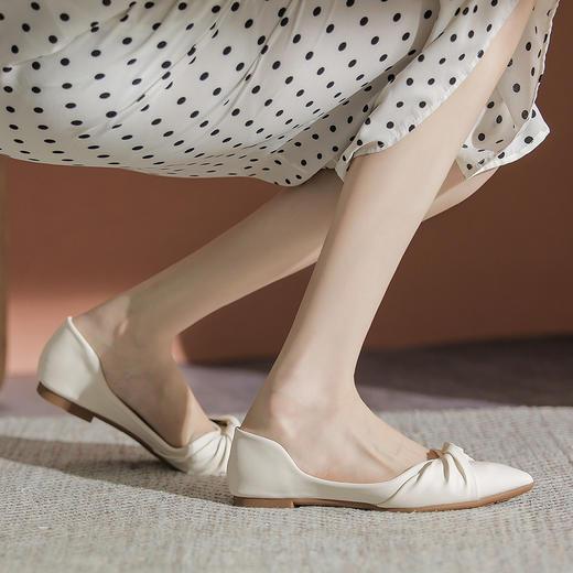 PARDORY   新款透气女鞋 蝴蝶结尖头蛋卷鞋&巴洛克风单鞋&飞织镂空拖鞋&飞织宽面拖鞋，干净，利落，优雅，只一眼，便是浓郁女人味 商品图7