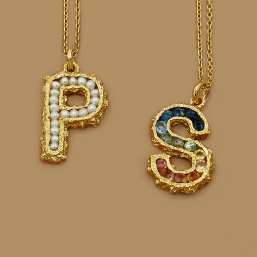 订购8周到｜Pach Pearl-Alphabet Rainbow-字母 彩色蓝宝石 项链［瑞士设计师］ 商品图1