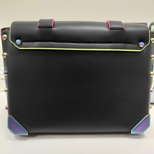 192877800996  迈克高仕MICHAEL KORS Michael Kors MANHATTAN 城市霓虹铆钉翻盖手提斜挎包30T9TNCM1L 商品图4