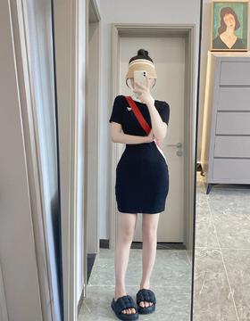 今年超火的“修容裙”快姐妹们S型身材穿出来