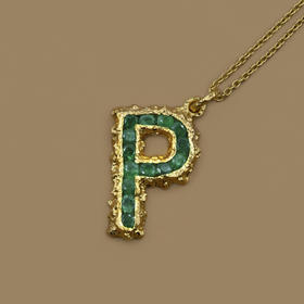 订购8周到｜Pach Pearl-Alphabet Emeralds-字母 祖母绿 项链［瑞士设计师］