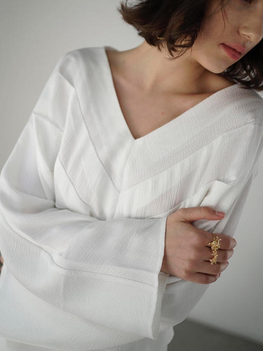 Viktoria Chan | SS22035 June cropped blouse短袖 [衬衫 黑 / 白 / 蓝 ] 商品图1