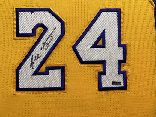 收藏系列 科比 湖人队24号黄色 亲笔签名球衣 商品图1