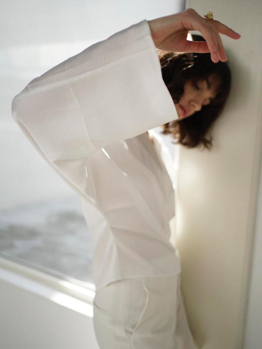 Viktoria Chan | SS22035 June cropped blouse长袖 [衬衫 黑 / 白 / 蓝 ] 商品图5