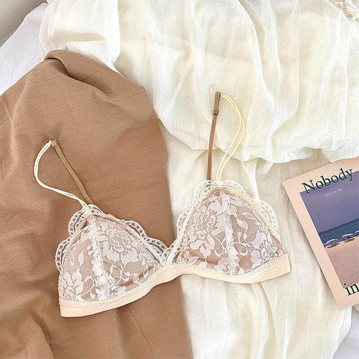 法式三角杯内衣蕾丝薄款无钢圈细带小胸无痕不空杯文胸套装女 商品图1